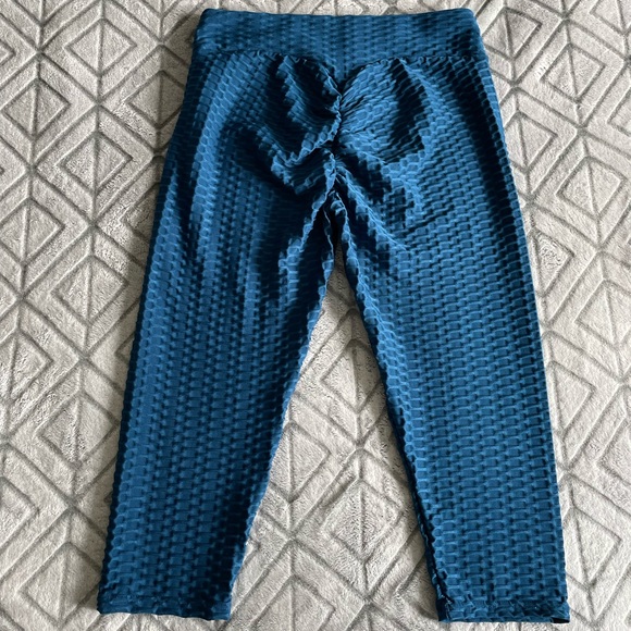 Booty Shaping Capri Length Leggings, Blue, Size XL - Picture 3 of 11